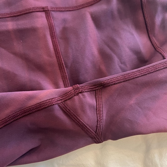 Lululemon In Movement Tight 25" *Everlux in Linear Spray Dye Garnet Size 4 $108 - Picture 11 of 11